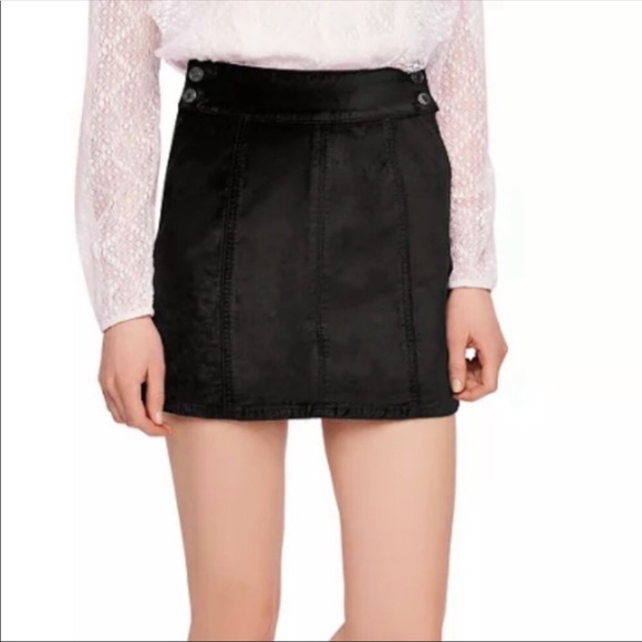 Free People Dresses & Skirts - NWOT Free People black velvet mini skirt Sz 30